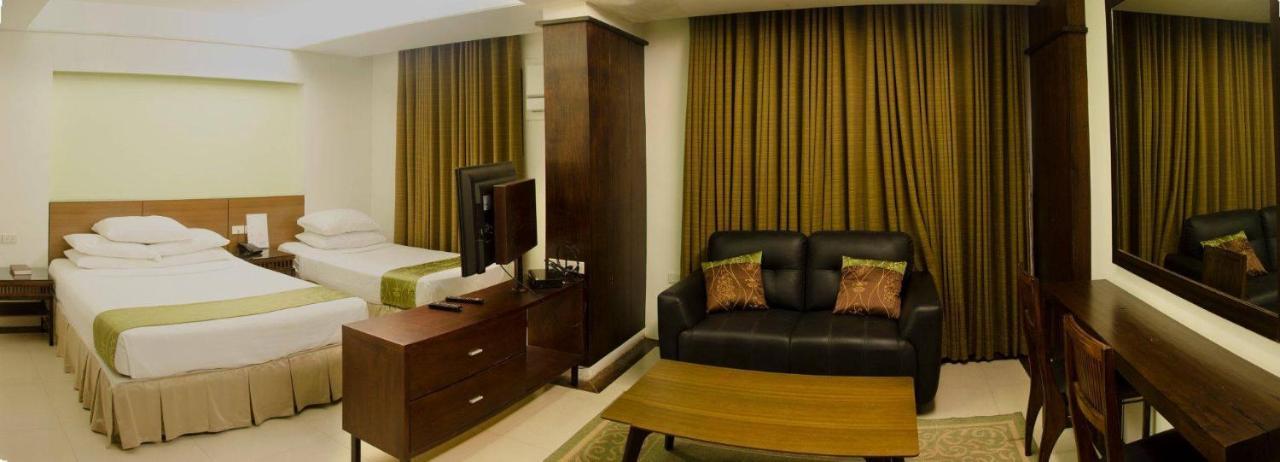 Chito'S Hotel Iloilo City Room photo